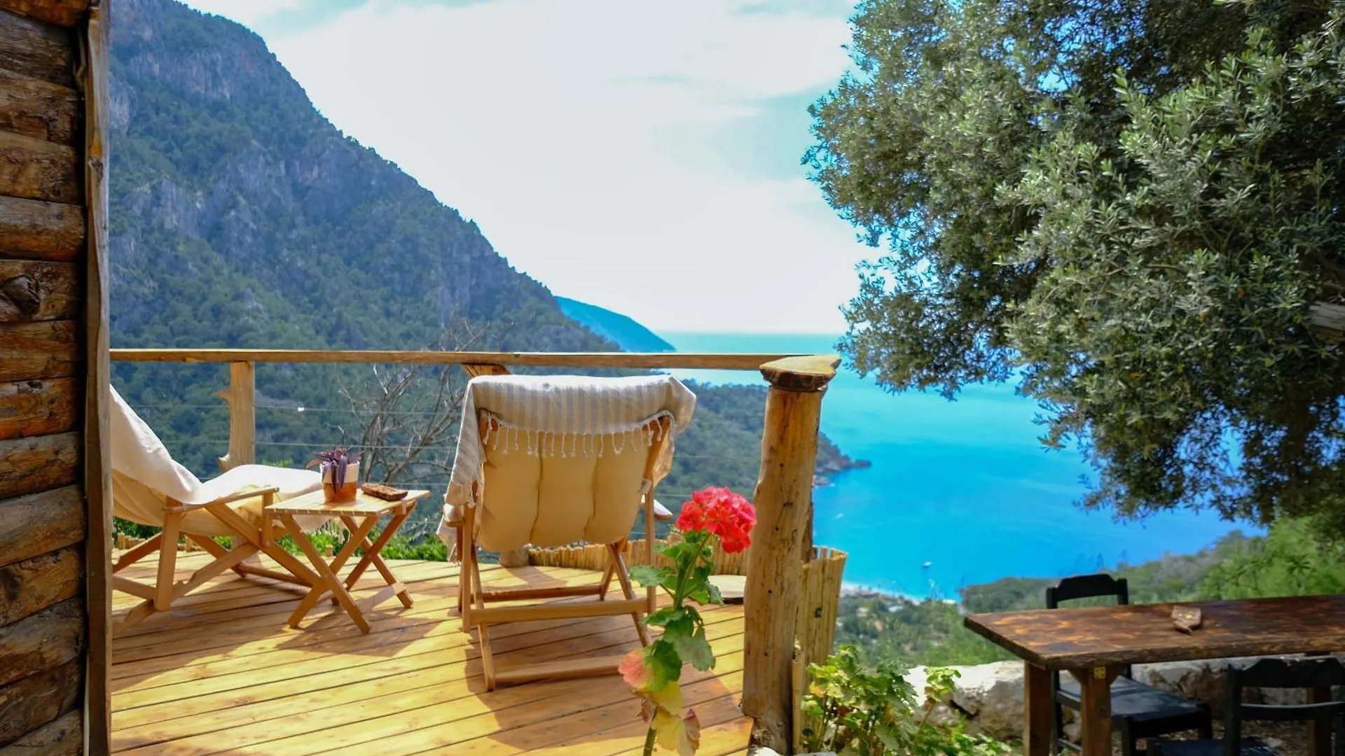Uzak Treehouse Villa Faralya